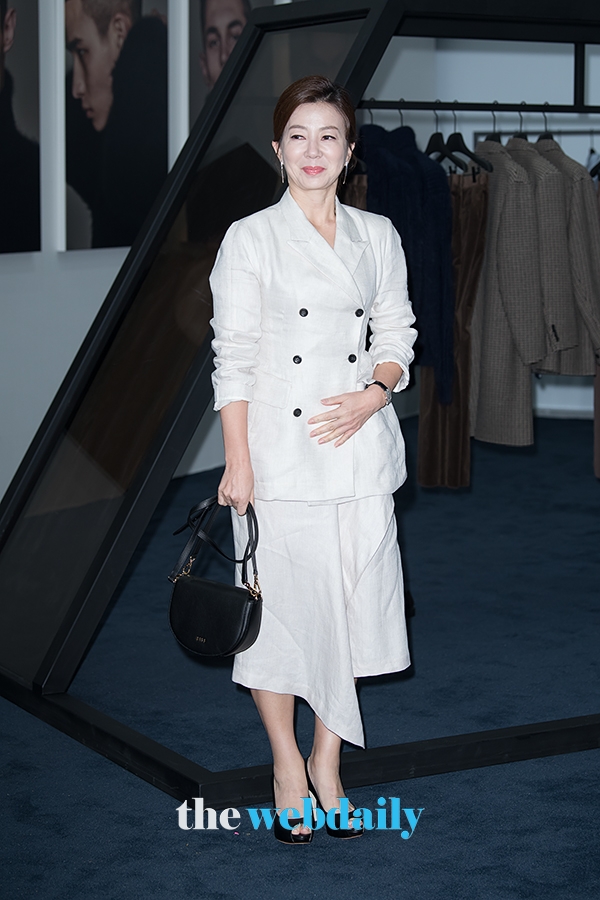 김서라, 티아이포맨 리브랜딩 포토월 행사 현장