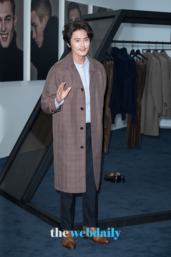 조동혁, 티아이포맨 리브랜딩 포토월 행사 현장