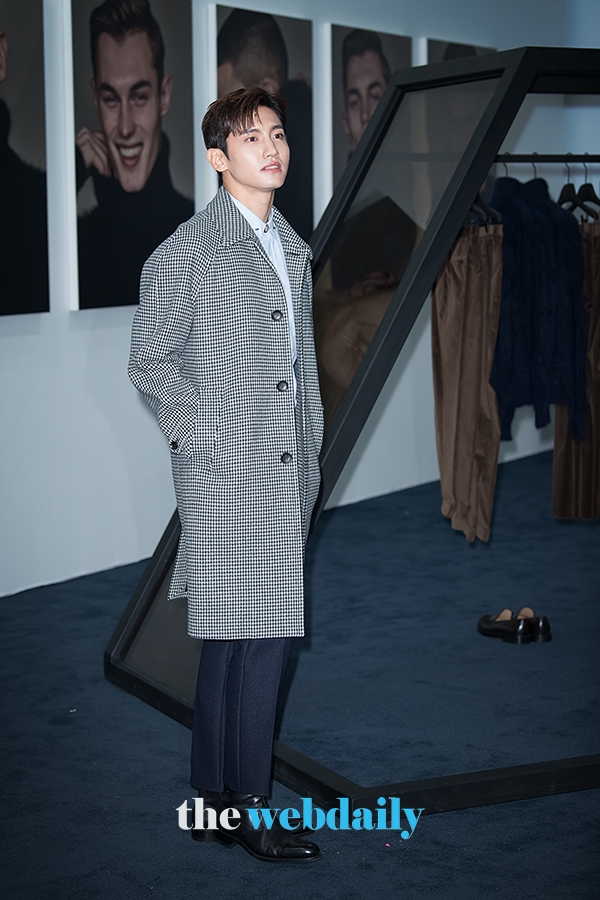 동방신기(TVXQ) 최강창민, 티아이포맨 리브랜딩 포토월 행사 현장