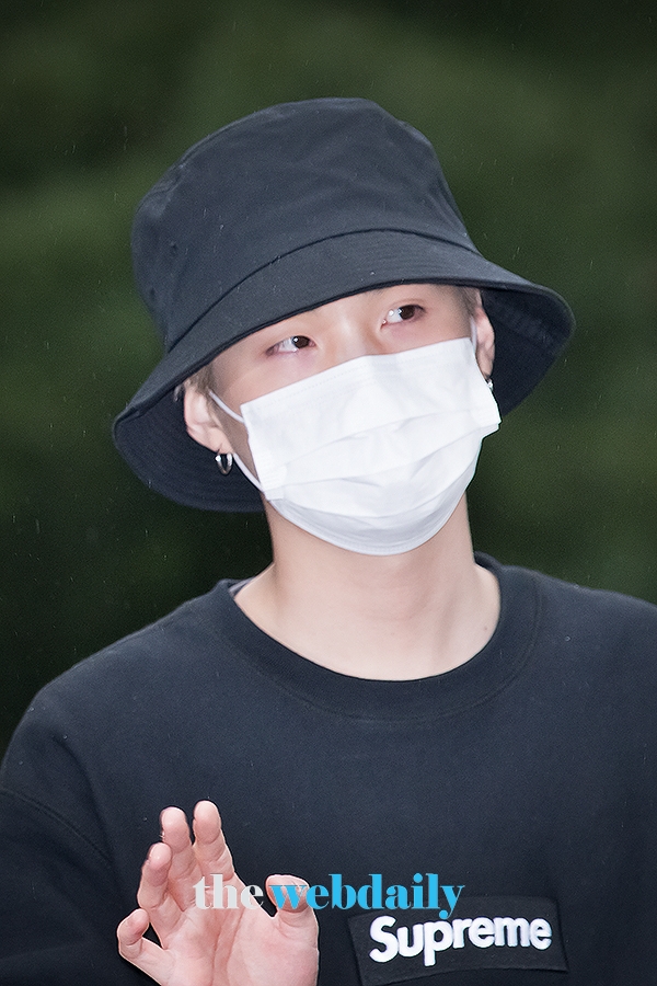 방탄소년단(BTS) 슈가, KBS 2TV 음악방송 '뮤직뱅크' 출근길