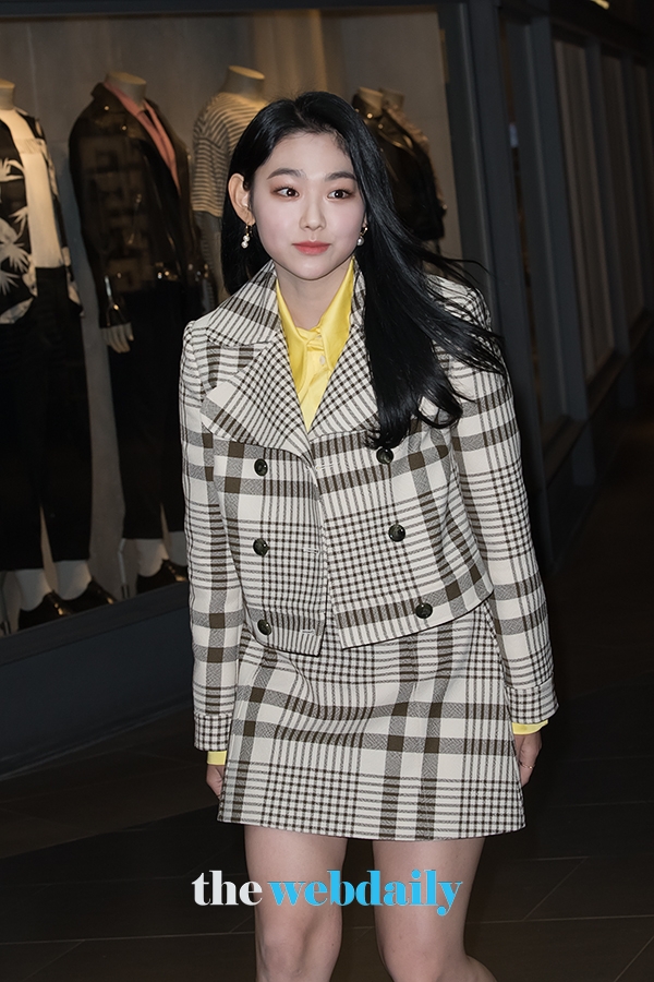 구구단 미나, 'TOY2' 출시 기념 포토월 행사 현장