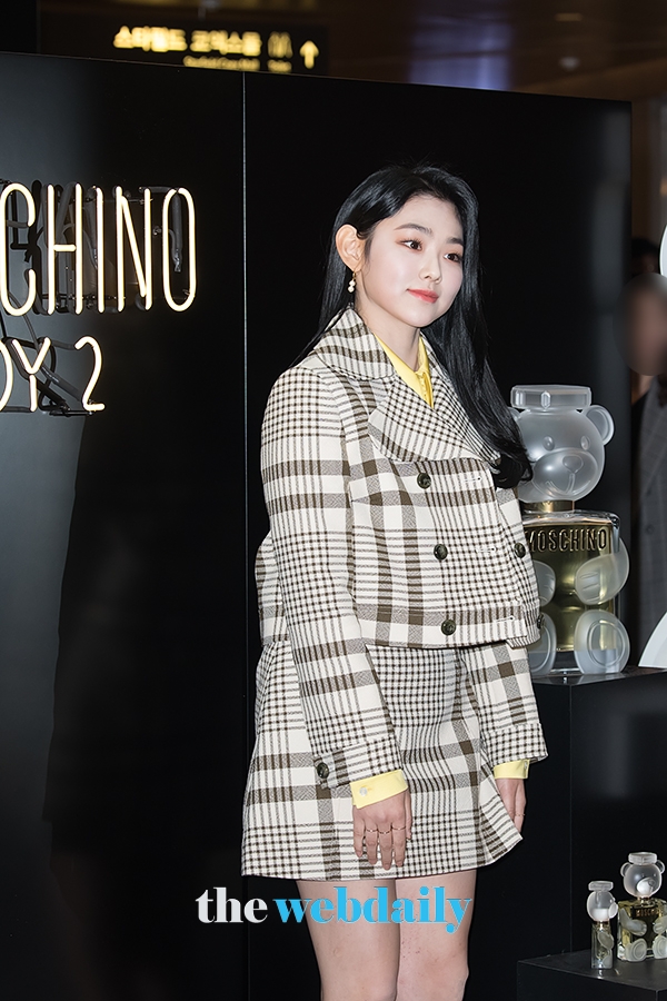 구구단 미나, 'TOY2' 출시 기념 포토월 행사 현장