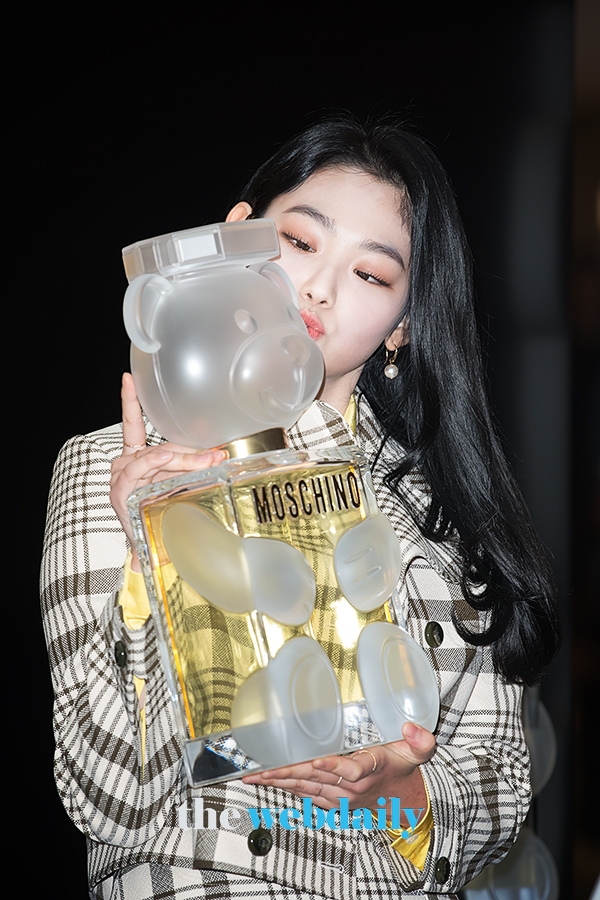 구구단 미나, 'TOY2' 출시 기념 포토월 행사 현장