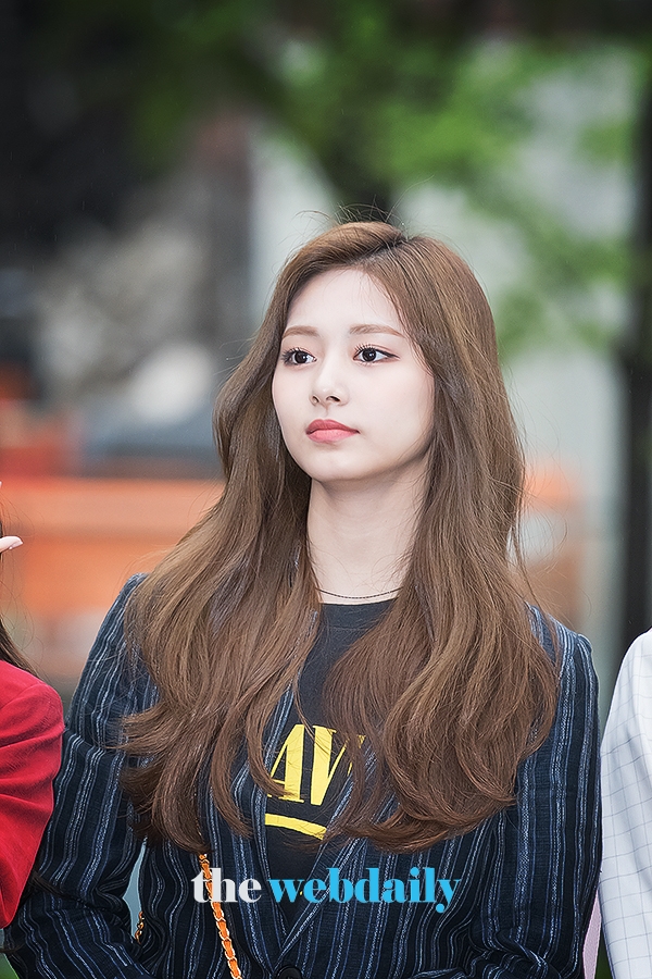 TWICE(트와이스) 쯔위, KBS 2TV 음악방송 '뮤직뱅크' 출근길