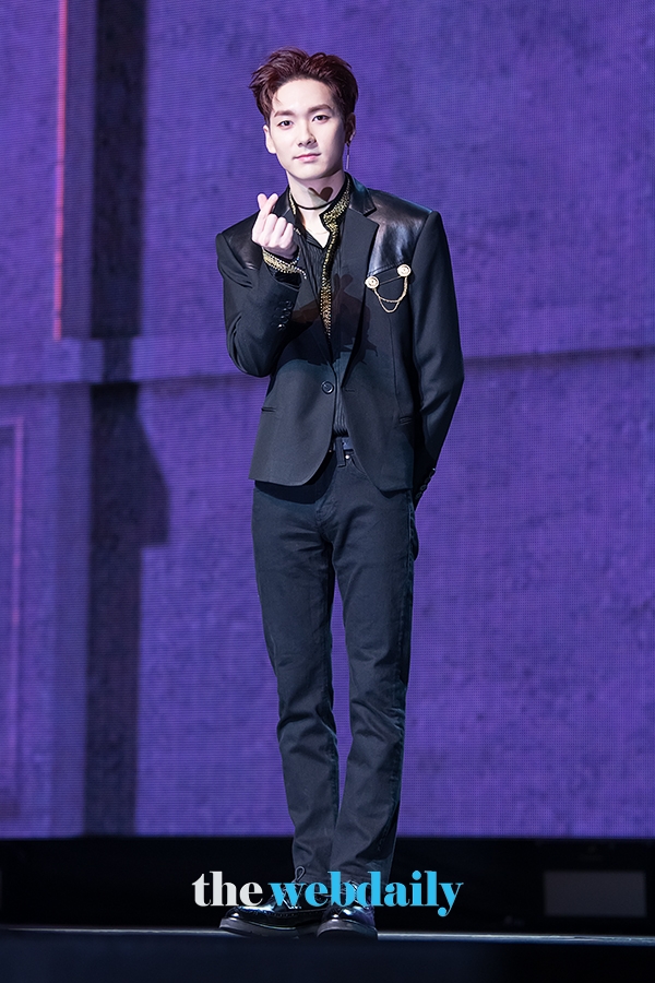 뉴이스트 아론, ‘에버 애프터Happily Ever After’ 발매 기념 쇼케이스 현장