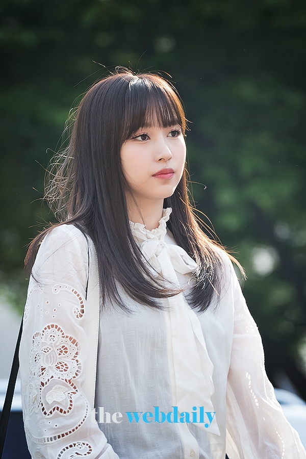 TWICE(트와이스) 미나, KBS 2TV 음악방송 '뮤직뱅크' 출근길