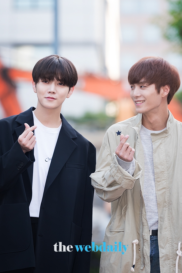 뉴이스트 렌-JR, KBS 2TV 음악방송 '뮤직뱅크' 출근길 현장