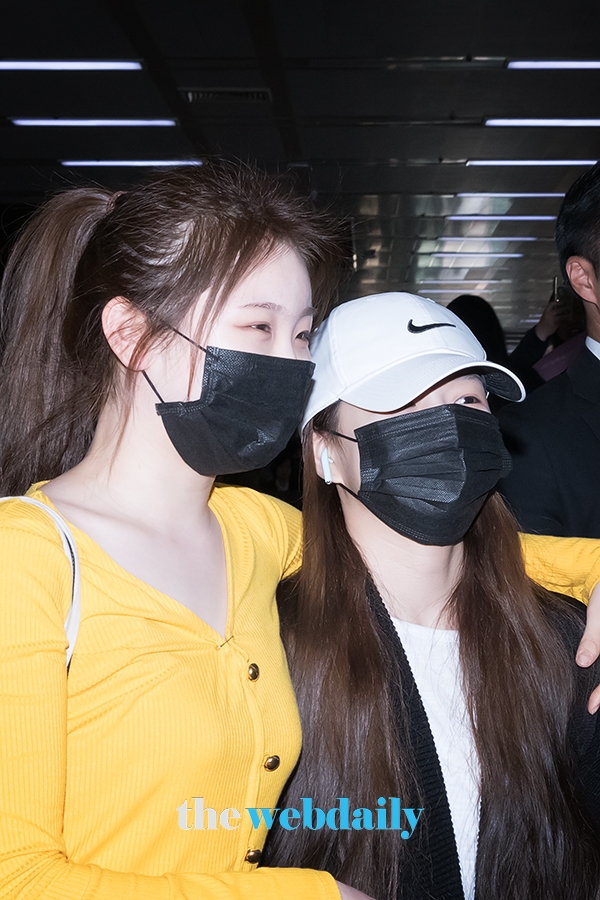 아이즈원(IZONE) 이채연-조유리, 김포국제공항 입국 현장