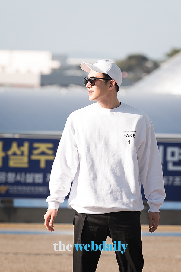 지창욱, 인천국제공항 출국 현장
