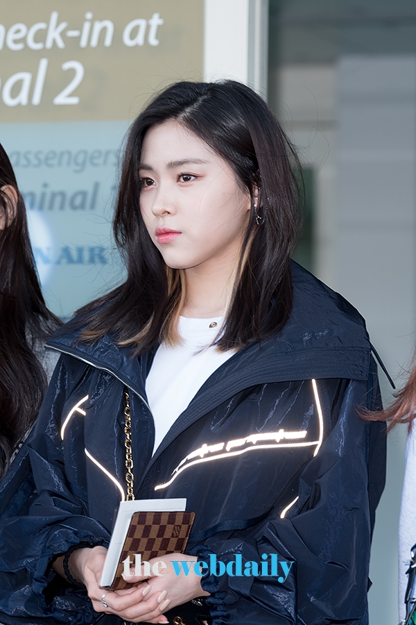ITZY(있지) 류진, 인천국제공항 출국 현장
