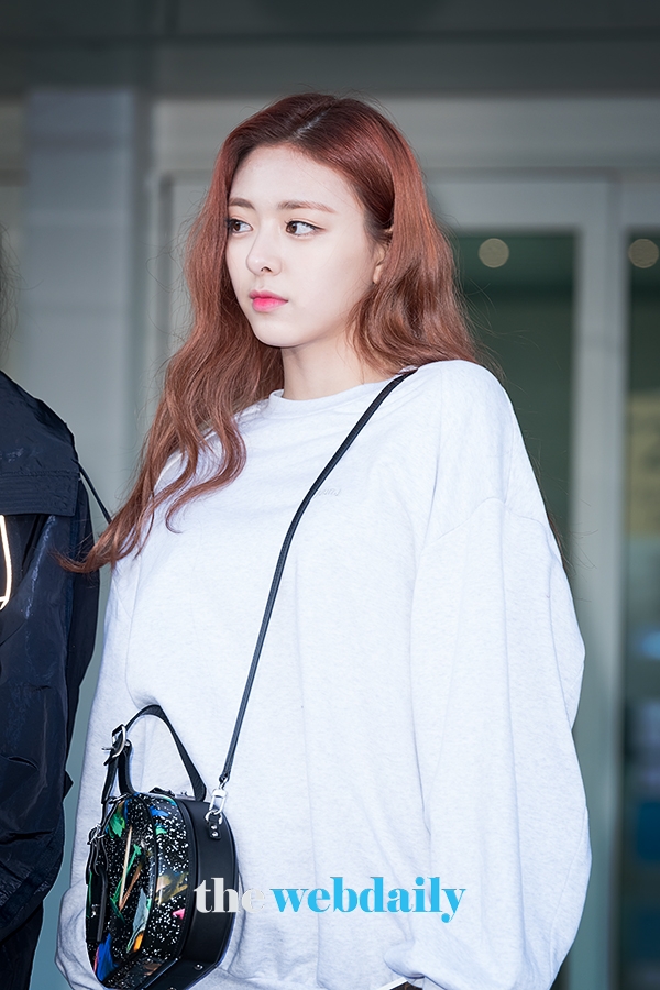ITZY(있지) 유나, 인천국제공항 출국 현장
