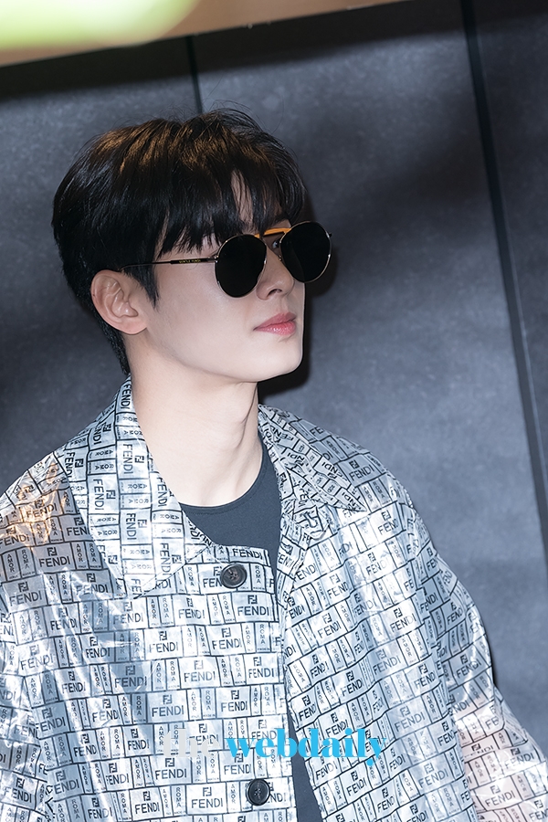 차은우, 젠틀몬스터 포토월 행사 현장