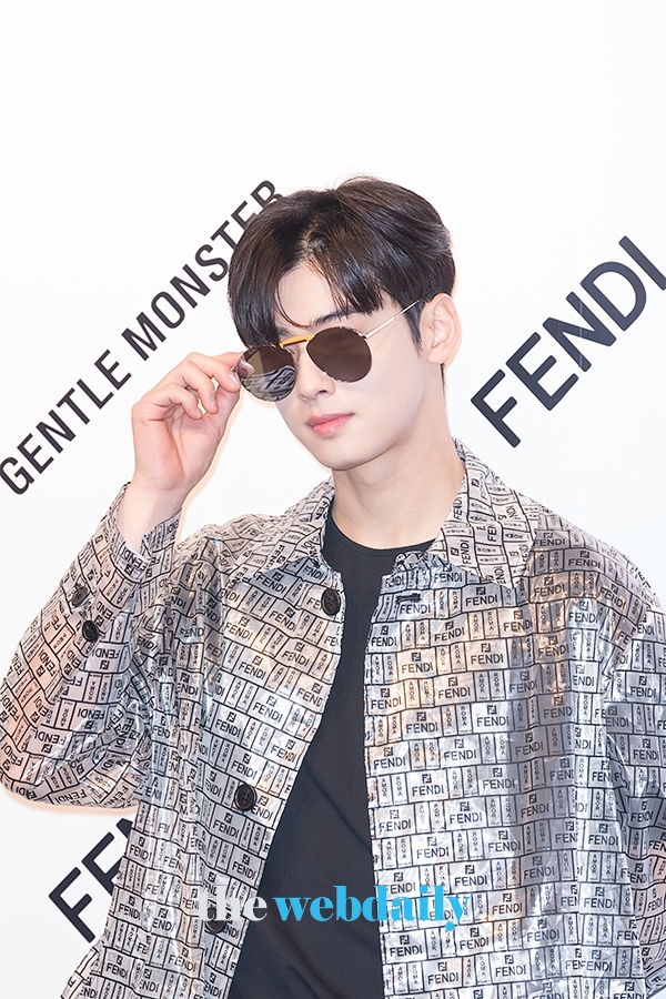 차은우, 젠틀몬스터 포토월 행사 현장