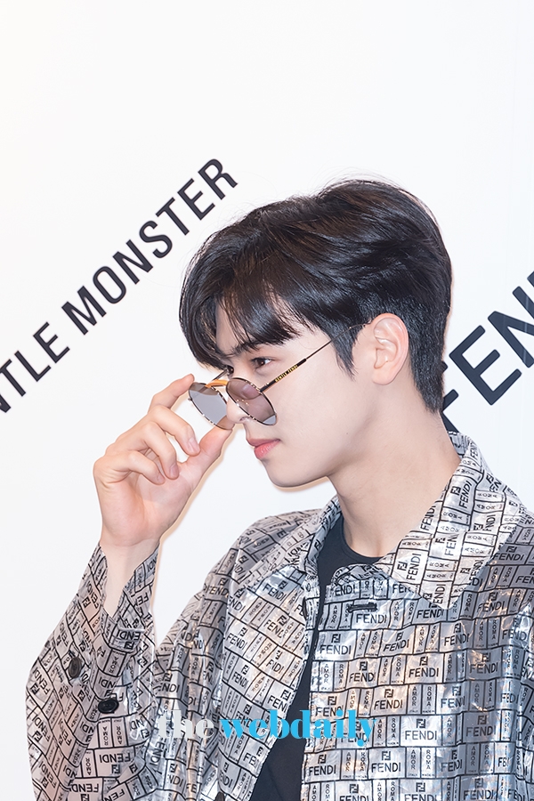 차은우, 젠틀몬스터 포토월 행사 현장