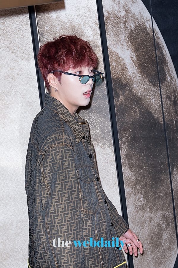 위너 강승윤, 젠틀몬스터 포토월 행사 현장