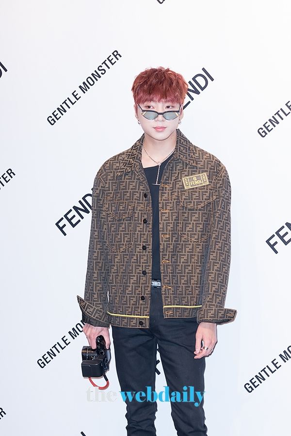 위너 강승윤, 젠틀몬스터 포토월 행사 현장