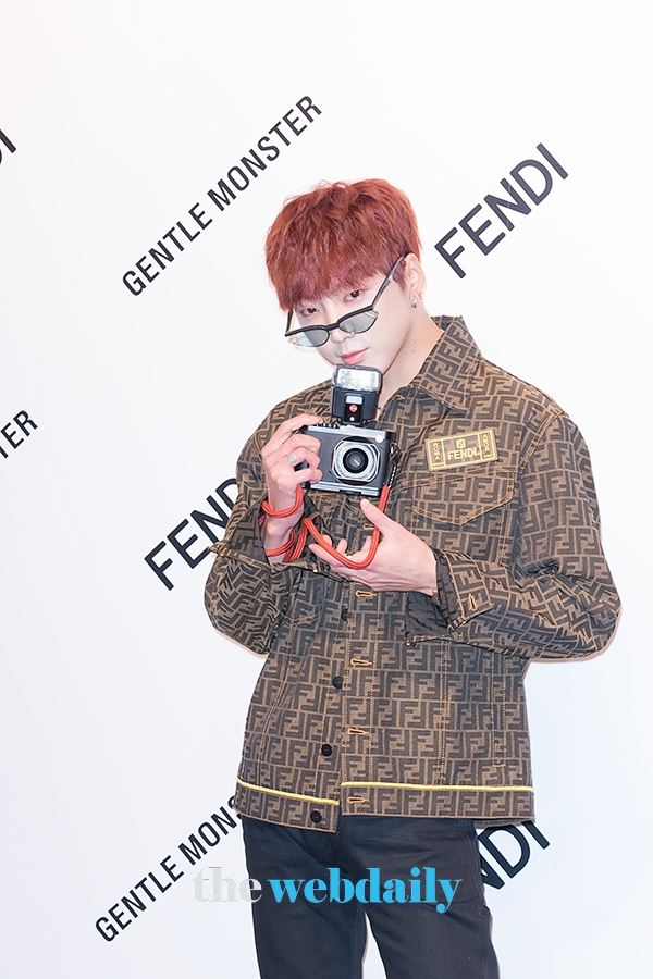위너 강승윤, 젠틀몬스터 포토월 행사 현장