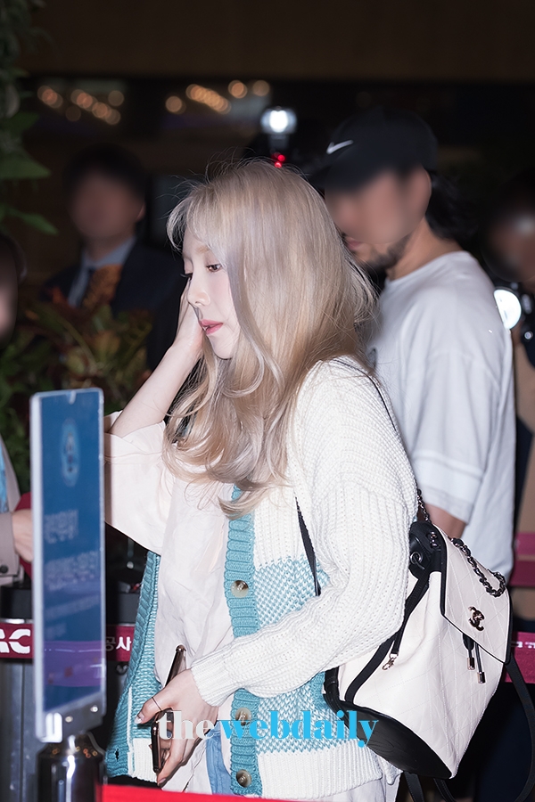 소녀시대 태연, 김포국제공항 출국 현장