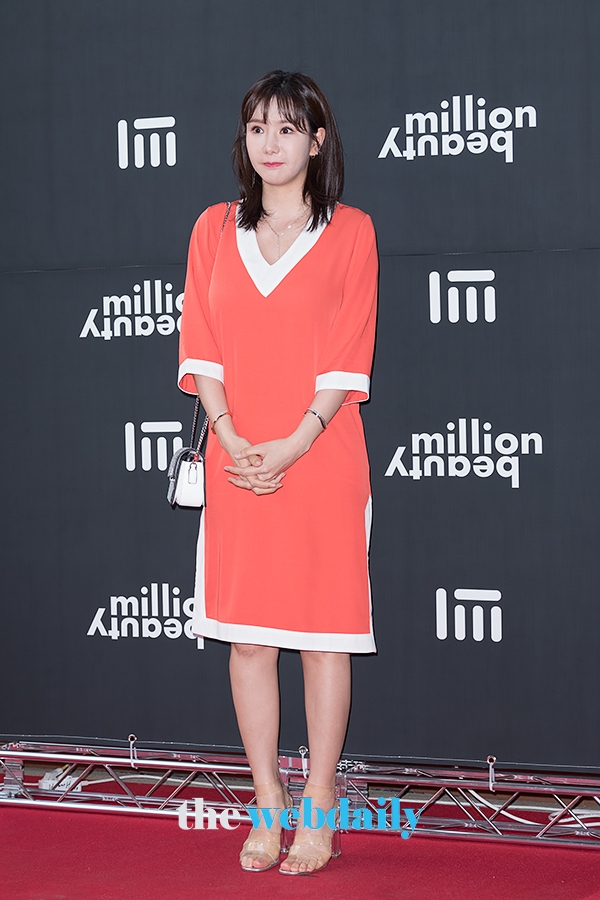 정아, 밀리언뷰티 포토월 행사 현장