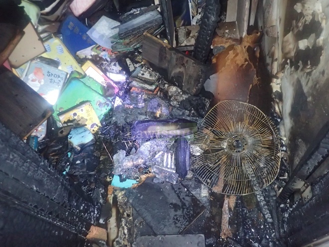 전동킥보드 충전 화재현장.(사진제공=부산항만소방서)