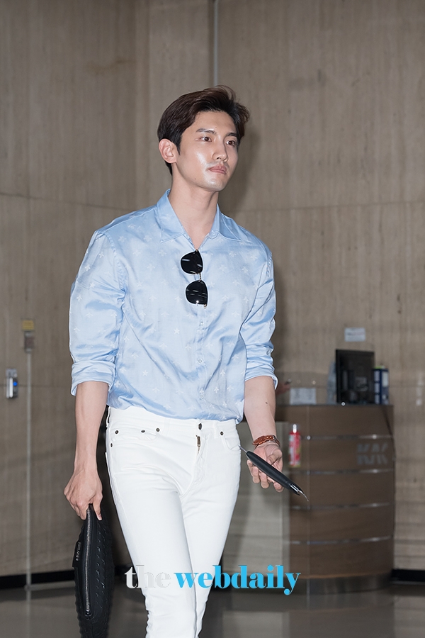 동방신기(TVXQ) 최강창민, 김포국제공항 입국 현장