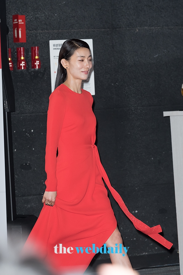 김서형, ‘비컴 언 아이콘(Become An Icon)’ 캠페인 포토월 행사 현장