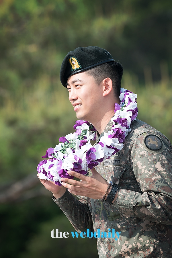 옥택연, 전역 인사 현장