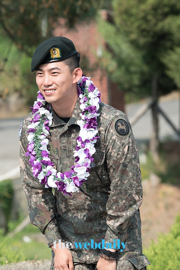 옥택연, 전역 인사 현장