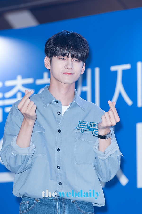 옹성우, 루핑 팬사인회 현장