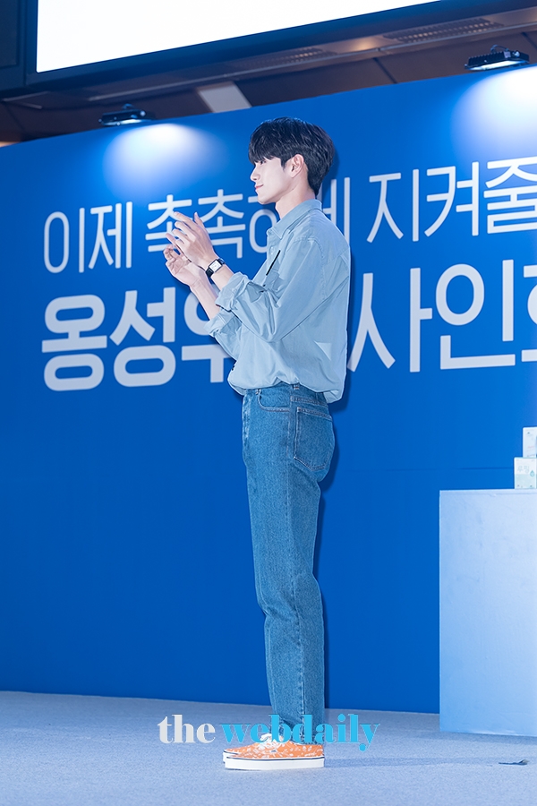 옹성우, 루핑 팬사인회 현장
