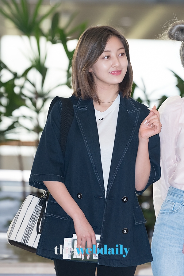 TWICE(트와이스) 지효, 김포국제공항 출국 현장