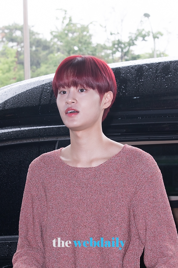 AB6IX 이대휘, KBS2 '대국민 토크쇼 안녕하세요' 출근길 현장