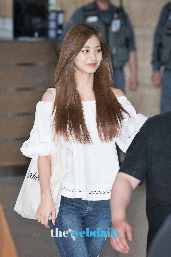TWICE(트와이스) 쯔위, 김포국제공항 입국 현장