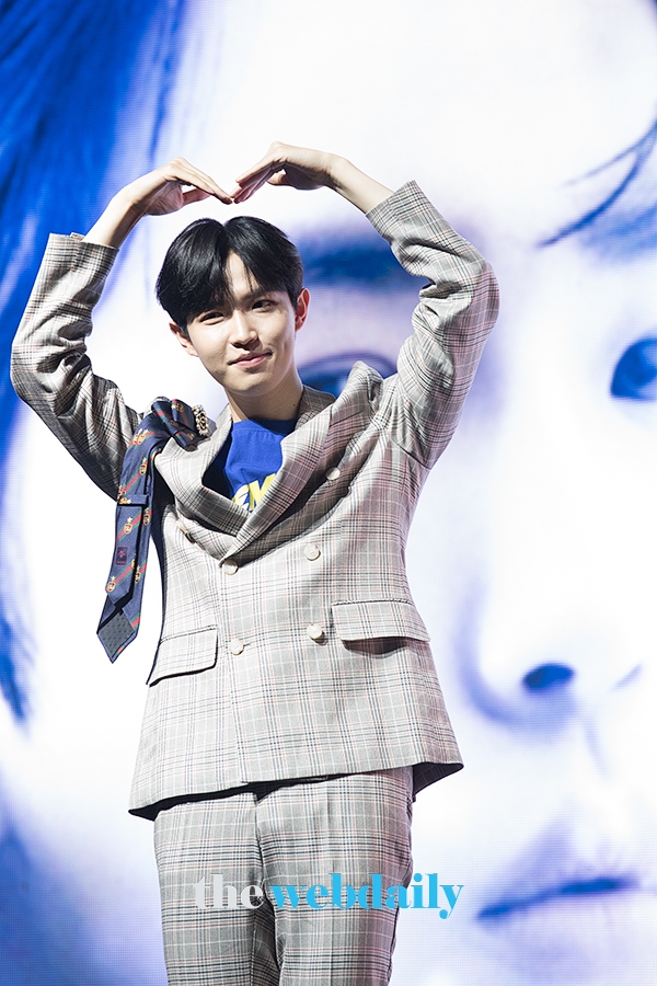 김재환, 첫 번째 미니앨범 'Another' 쇼케이스 현장