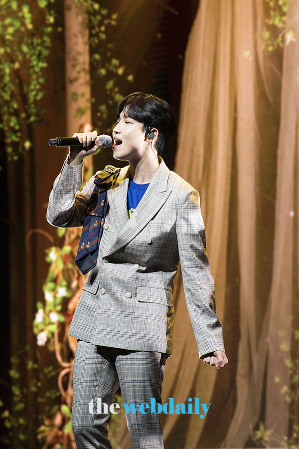 김재환, 첫 번째 미니앨범 'Another' 쇼케이스 현장