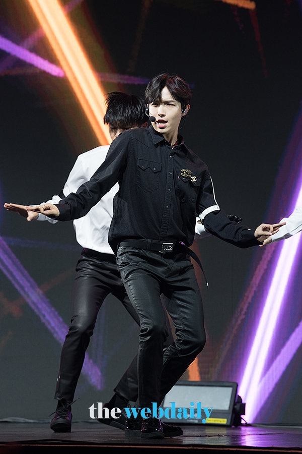 김재환, 첫 번째 미니앨범 'Another' 쇼케이스 현장