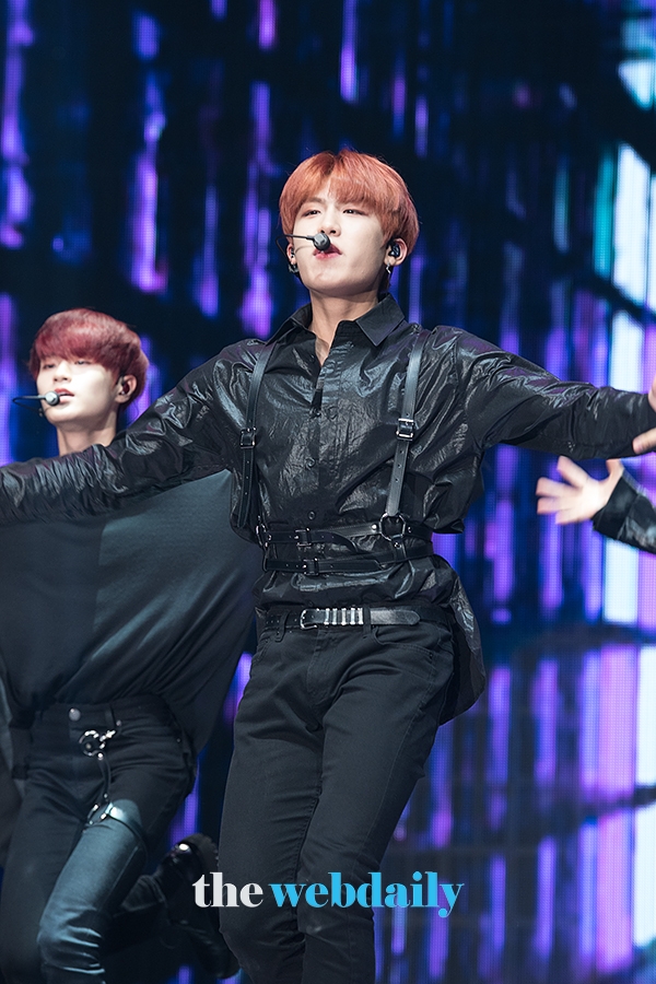 AB6IX 박우진, 데뷔 앨범 B:COMPLETE(비컴플릿)’ 발매 기념 쇼케이스 현장
