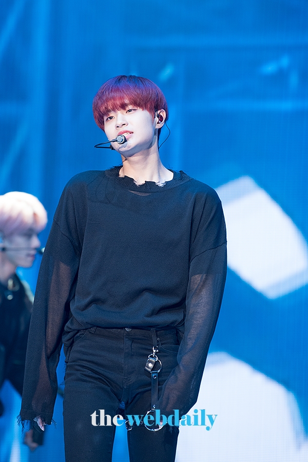 AB6IX 이대휘, 데뷔 앨범 B:COMPLETE(비컴플릿)’ 발매 기념 쇼케이스 현장