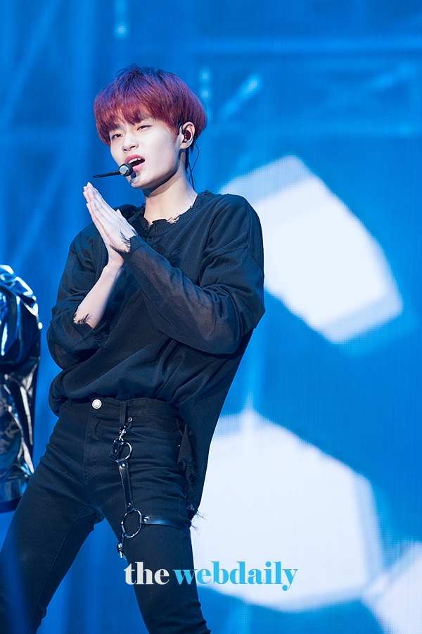 AB6IX 이대휘, 데뷔 앨범 B:COMPLETE(비컴플릿)’ 발매 기념 쇼케이스 현장