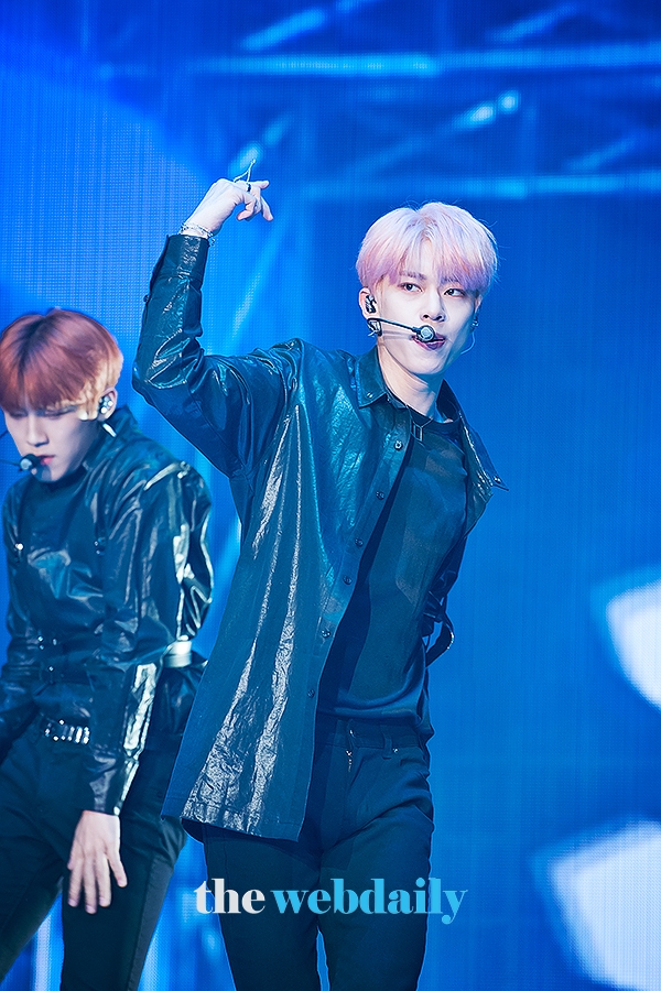 AB6IX 김동현, 데뷔 앨범 B:COMPLETE(비컴플릿)’ 발매 기념 쇼케이스 현장