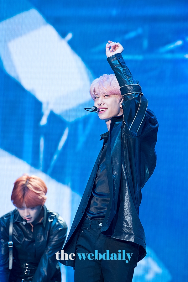 AB6IX 김동현, 데뷔 앨범 B:COMPLETE(비컴플릿)’ 발매 기념 쇼케이스 현장