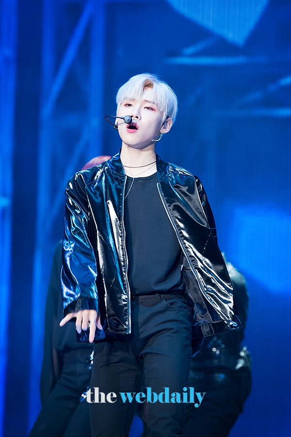 AB6IX 전웅, 데뷔 앨범 B:COMPLETE(비컴플릿)’ 발매 기념 쇼케이스 현장