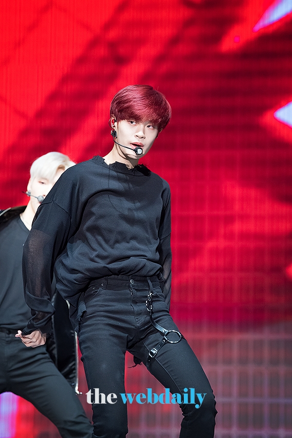 AB6IX 이대휘, 데뷔 앨범 B:COMPLETE(비컴플릿)’ 발매 기념 쇼케이스 현장