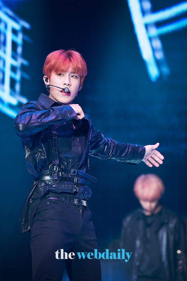 AB6IX 박우진, 데뷔 앨범 B:COMPLETE(비컴플릿)’ 발매 기념 쇼케이스 현장