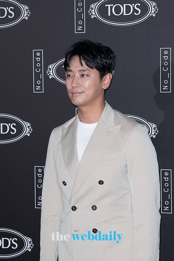 주지훈, 토즈(TOD’S) 포토월 행사 현장