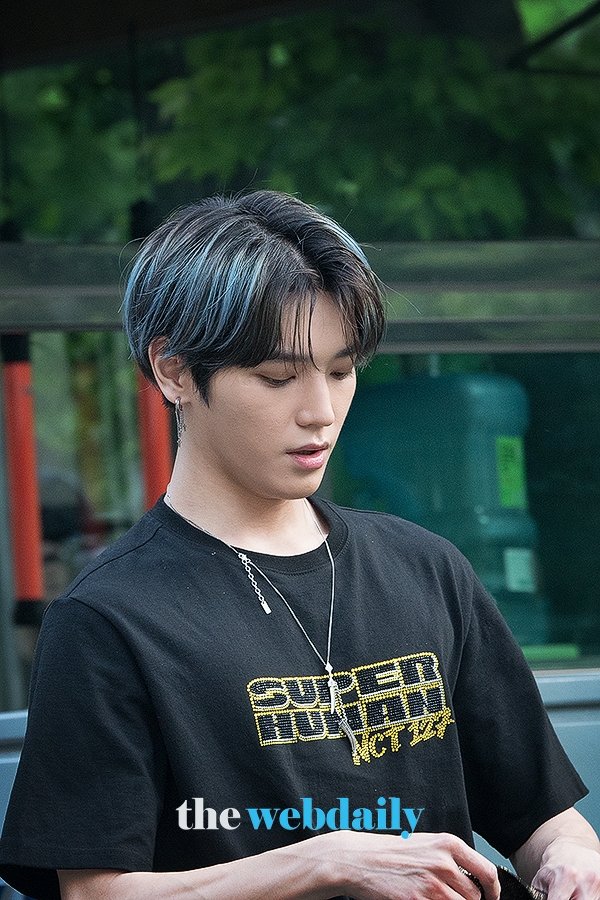 NCT127 태용, KBS 2TV 음악방송 '뮤직뱅크' 출근길