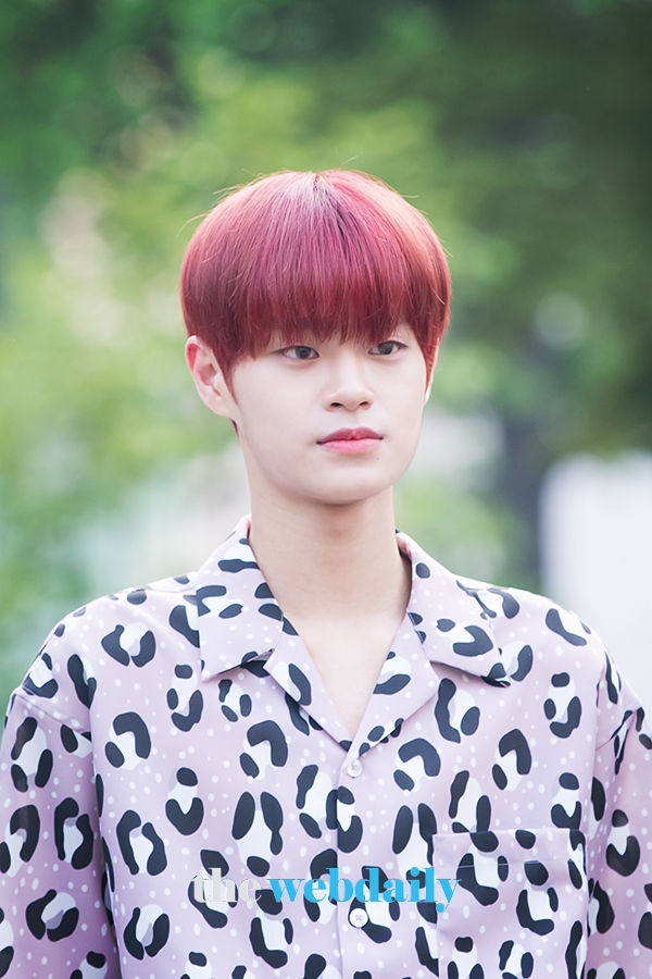 AB6IX 이대휘, KBS 2TV 음악방송 '뮤직뱅크' 출근길