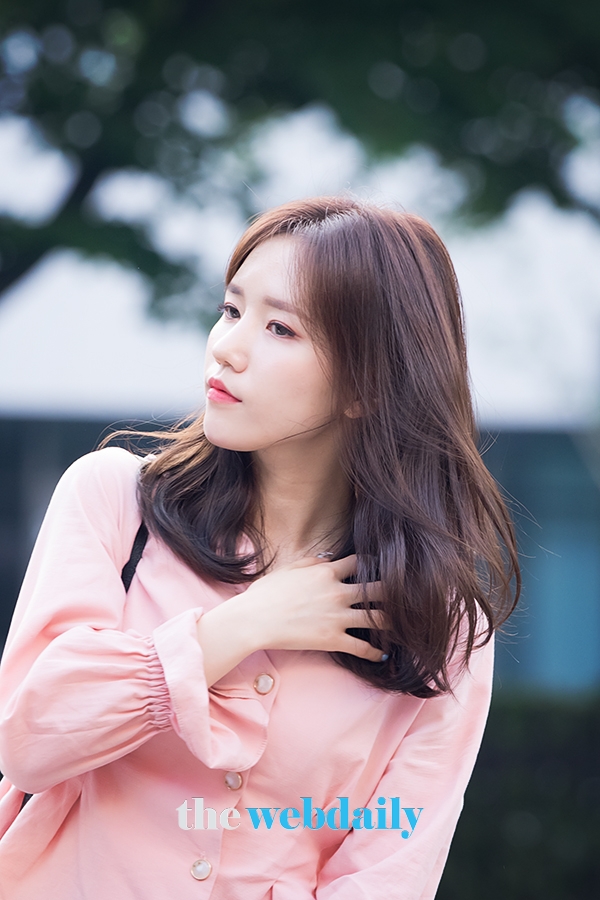 러블리즈(Lovelyz) 진, KBS 2TV 음악방송 '뮤직뱅크' 출근길