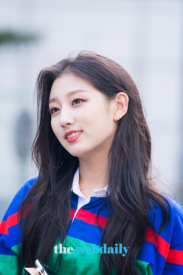 러블리즈(Lovelyz) 정예인, KBS 2TV 음악방송 '뮤직뱅크' 출근길
