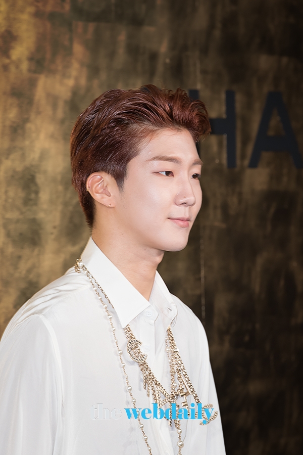 위너 이승훈, 샤넬 컬렉션 쇼 개최 기념 포토월 행사 현장